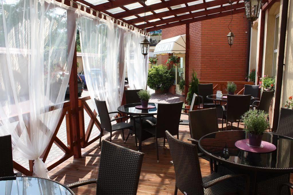 Hotel Piemont Pabianice Exterior foto
